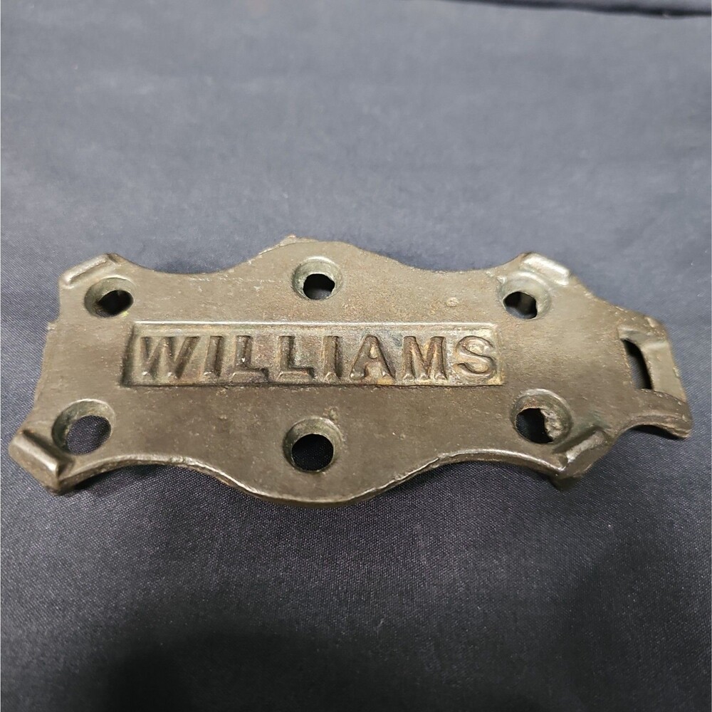 ANTIQUE MINIATURE WILLIAMS FLAT IRON TRIVET 4 1/2" X 2"